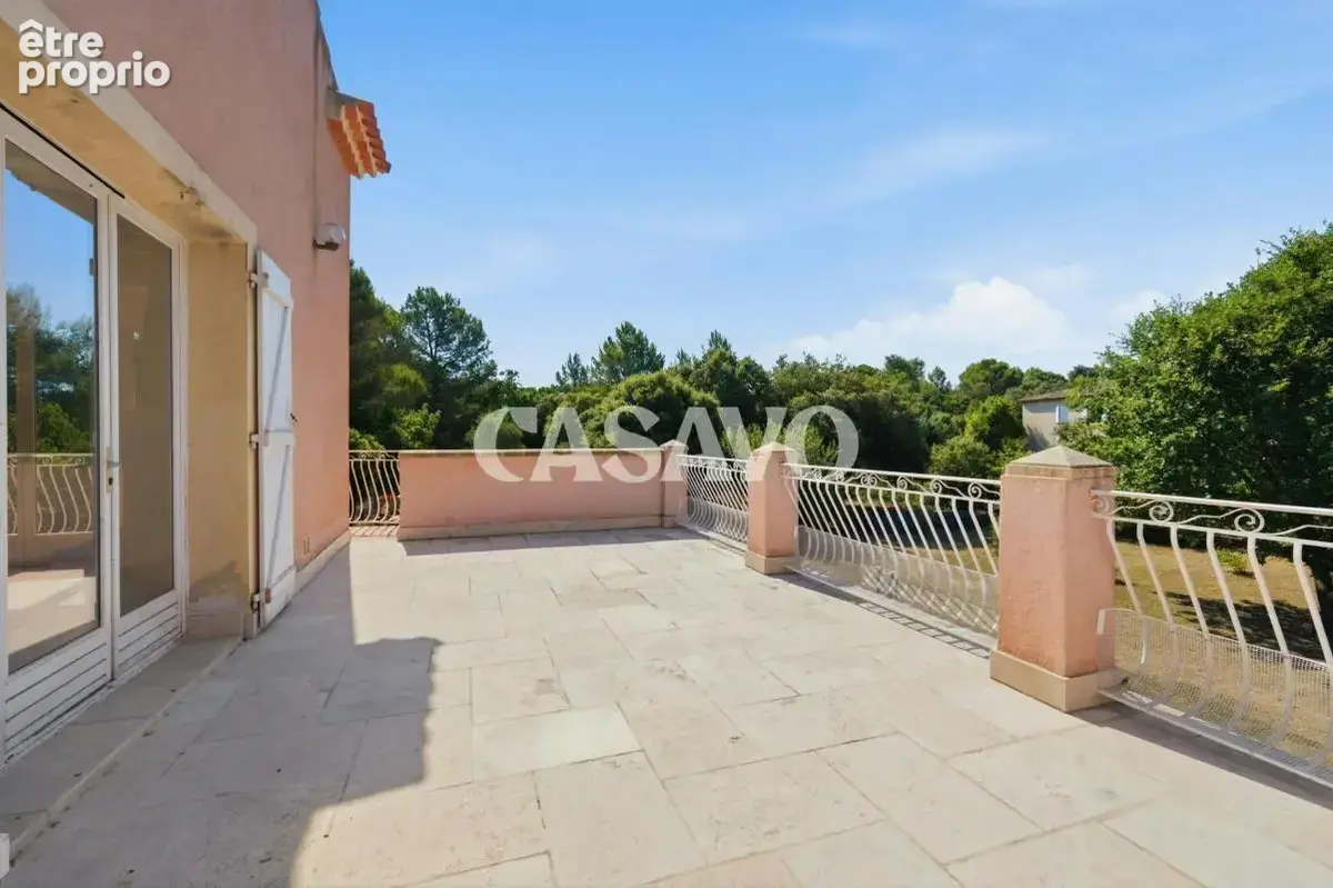 Vente Maison 8 pièces de 236m² - 13760 Saint-Cannat - photo 14