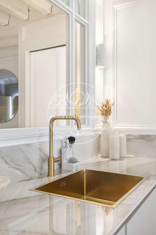 Appartement à PARIS-1E