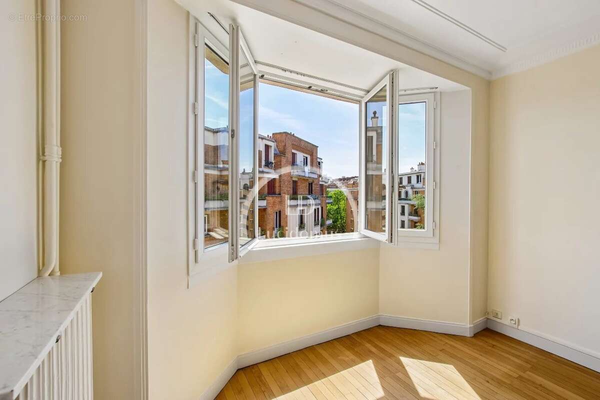 Appartement à PARIS-19E