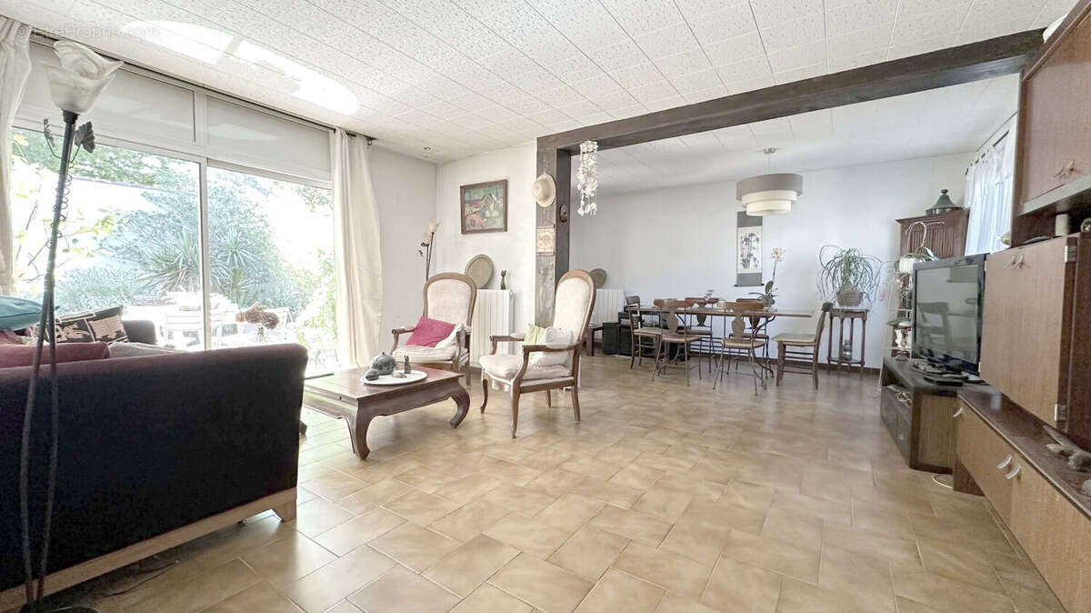 Maison 6 pièce(s) 107 m2 - photo 3