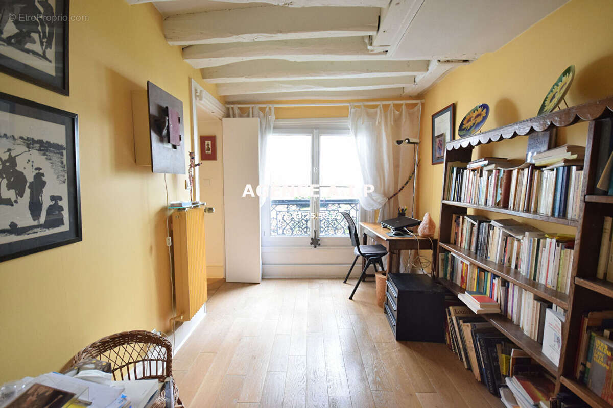 Appartement à PARIS-2E