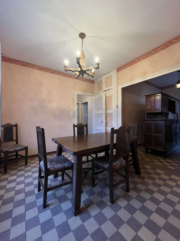 Maison à SAINT-PIERRE-DU-CHEMIN