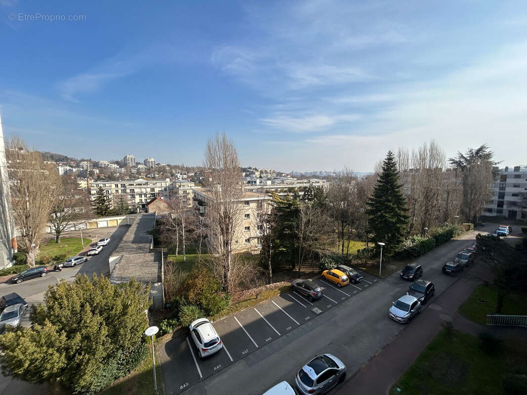 Appartement à LE PLESSIS-ROBINSON