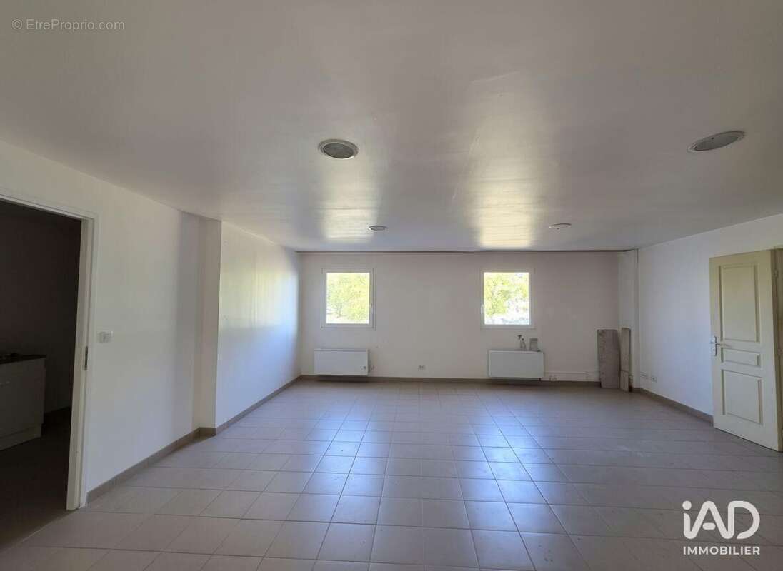 Photo 6 - Commerce à VILLENEUVE-LES-BOULOC