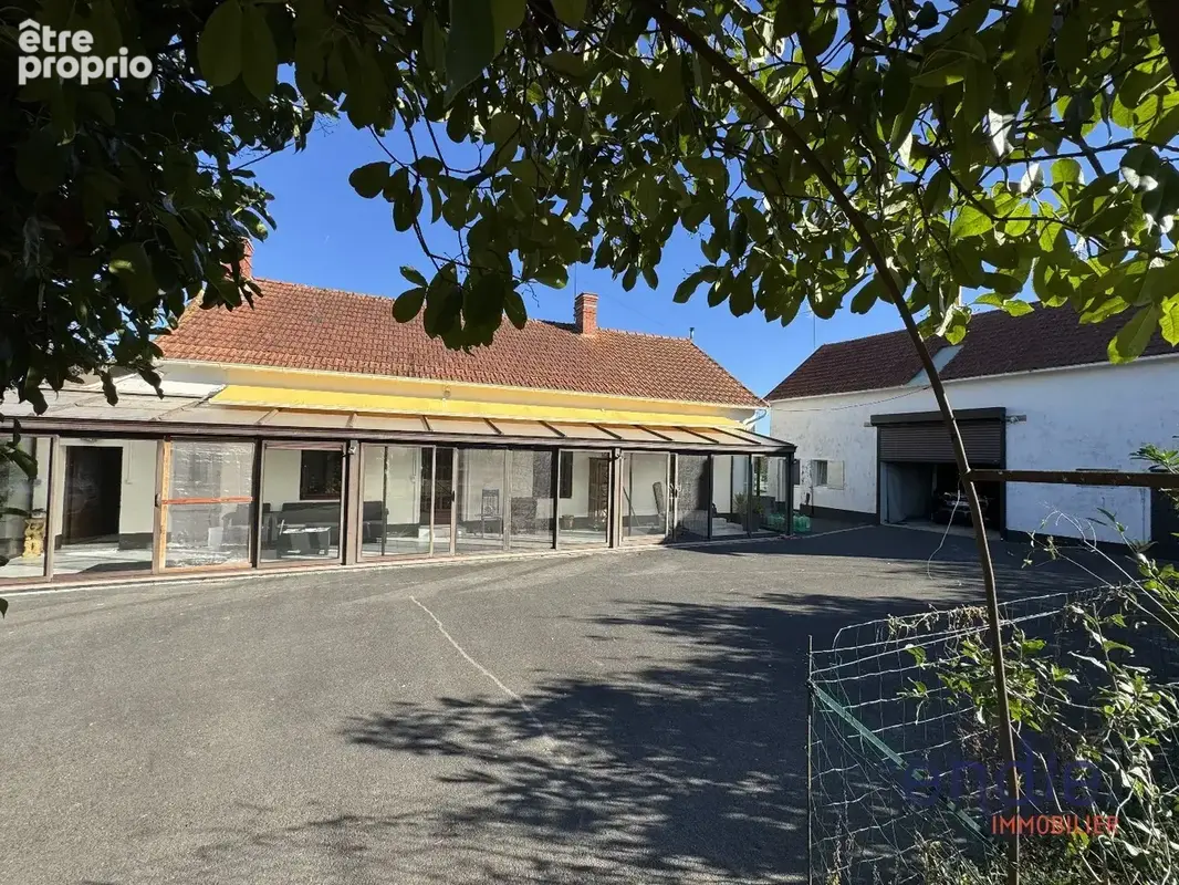 Photo Maison à Lurcy-Levis au prix de 153 000€