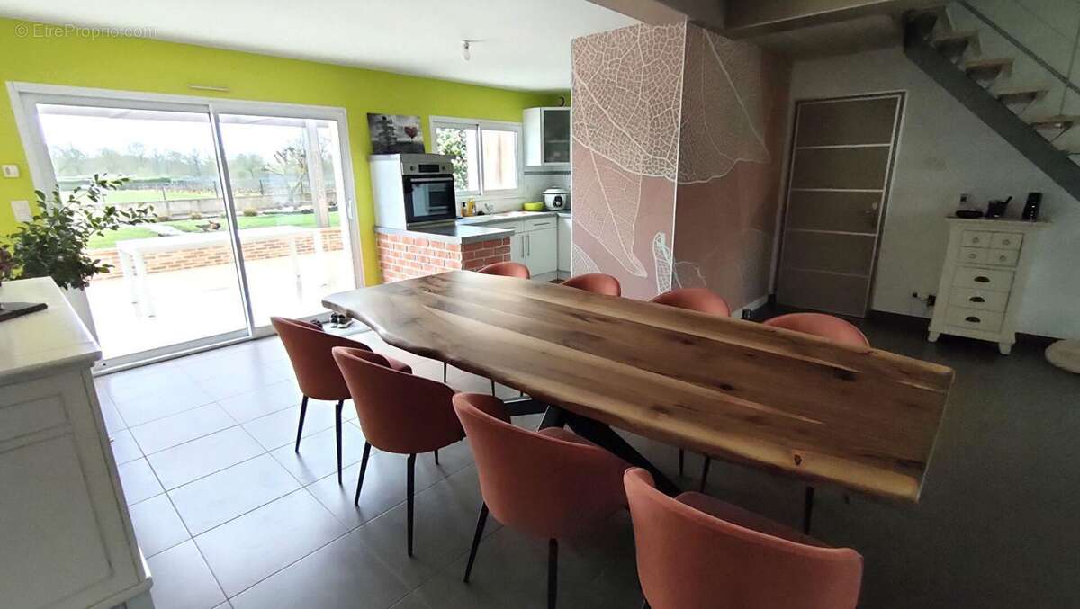 Maison à LES LANDES-GENUSSON