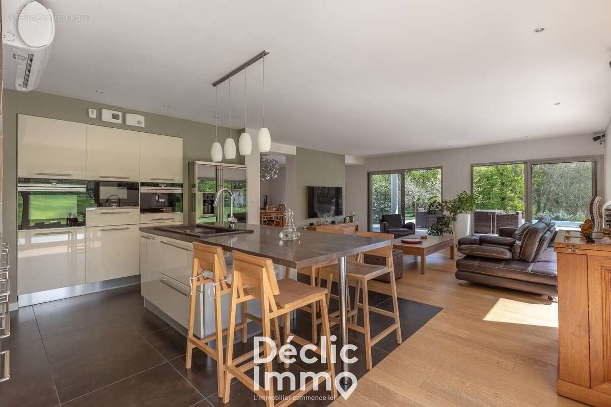 Maison à FARGUES-SAINT-HILAIRE