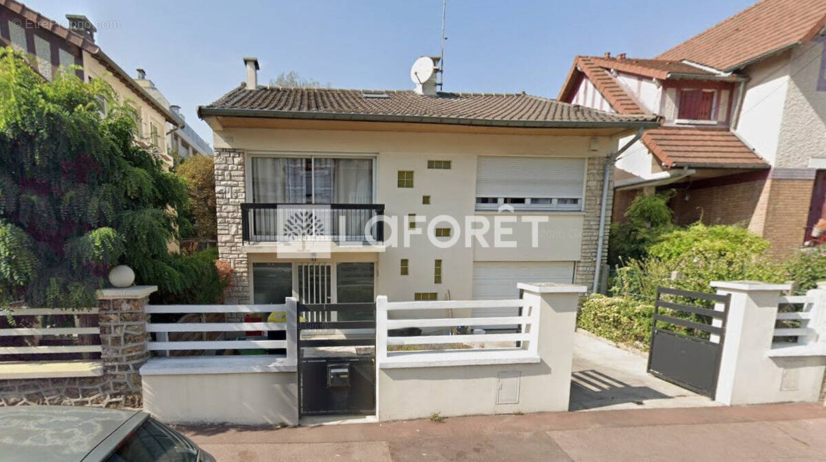 Maison à LES PAVILLONS-SOUS-BOIS