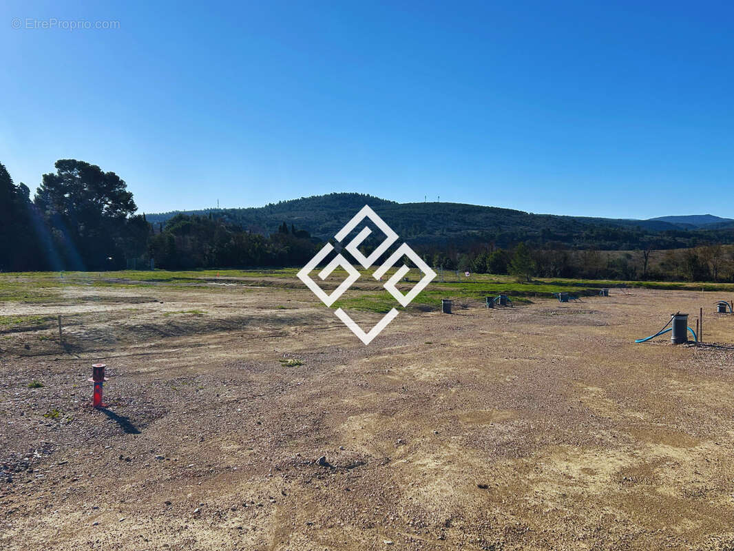Terrain à PORTEL-DES-CORBIERES