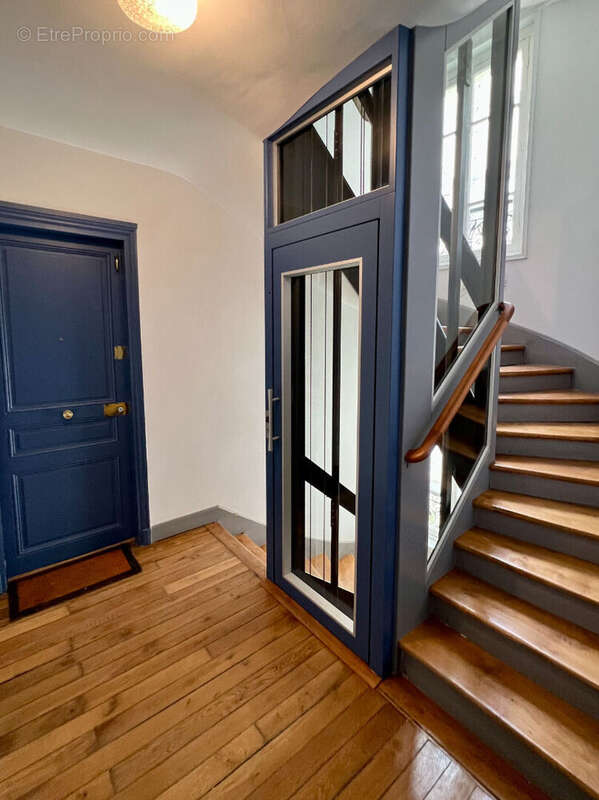 Appartement à LEVALLOIS-PERRET