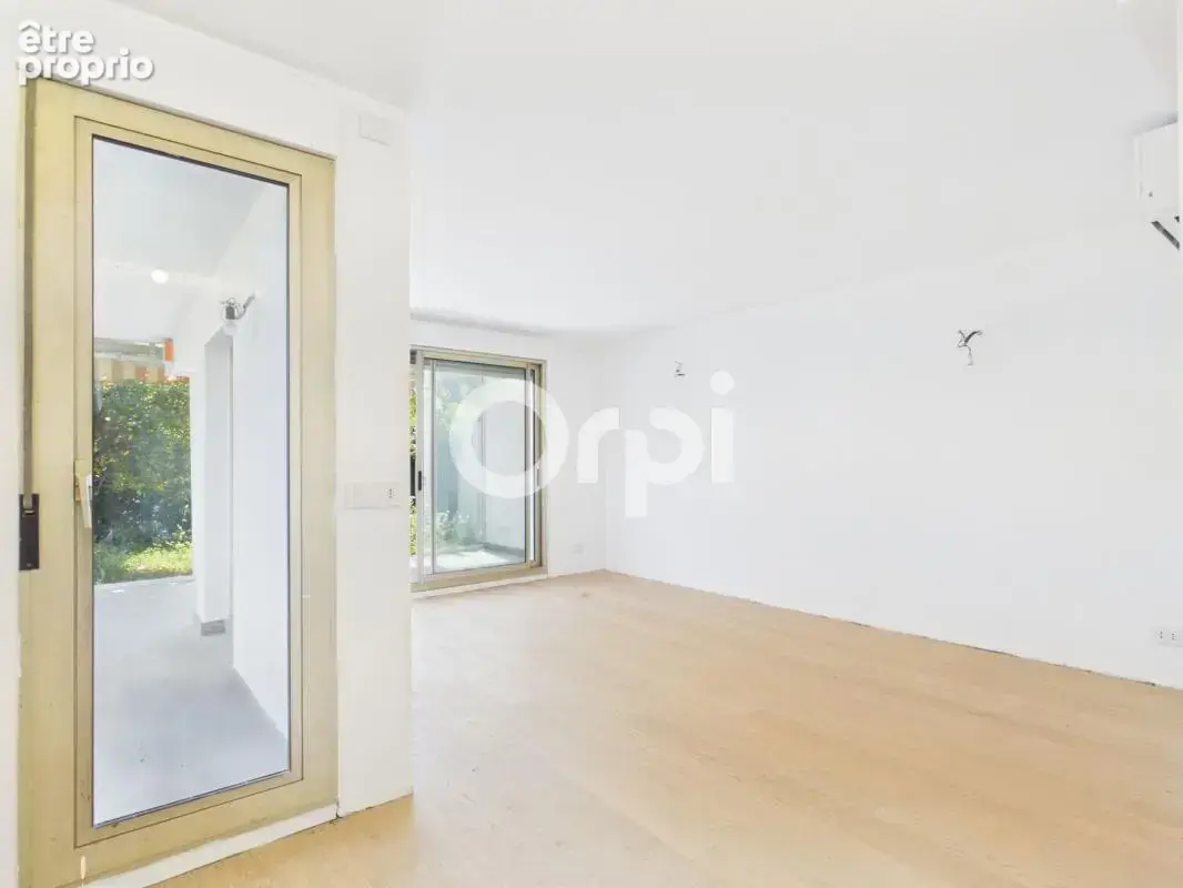 Appartement 100 m de la mer 2p avec loggia - rez de jardin - à 50 m de la mer - ideal investisseur. - cave -parking - photo 3