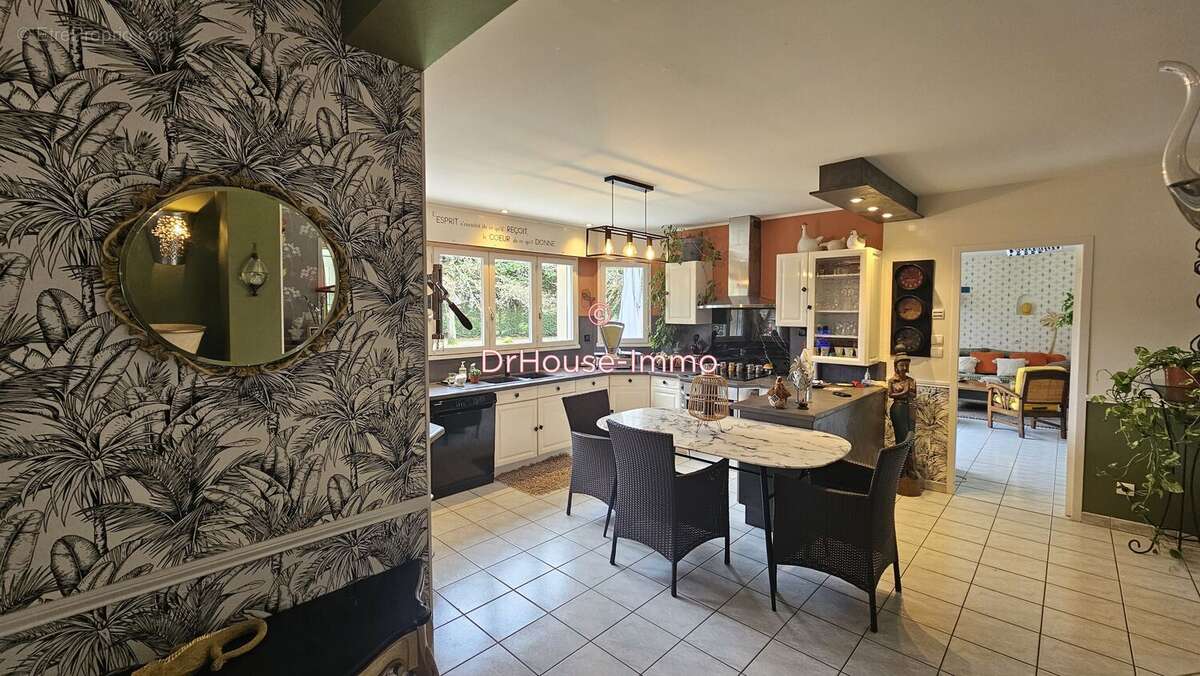 Maison 180 m² à Guecelard  - photo 14