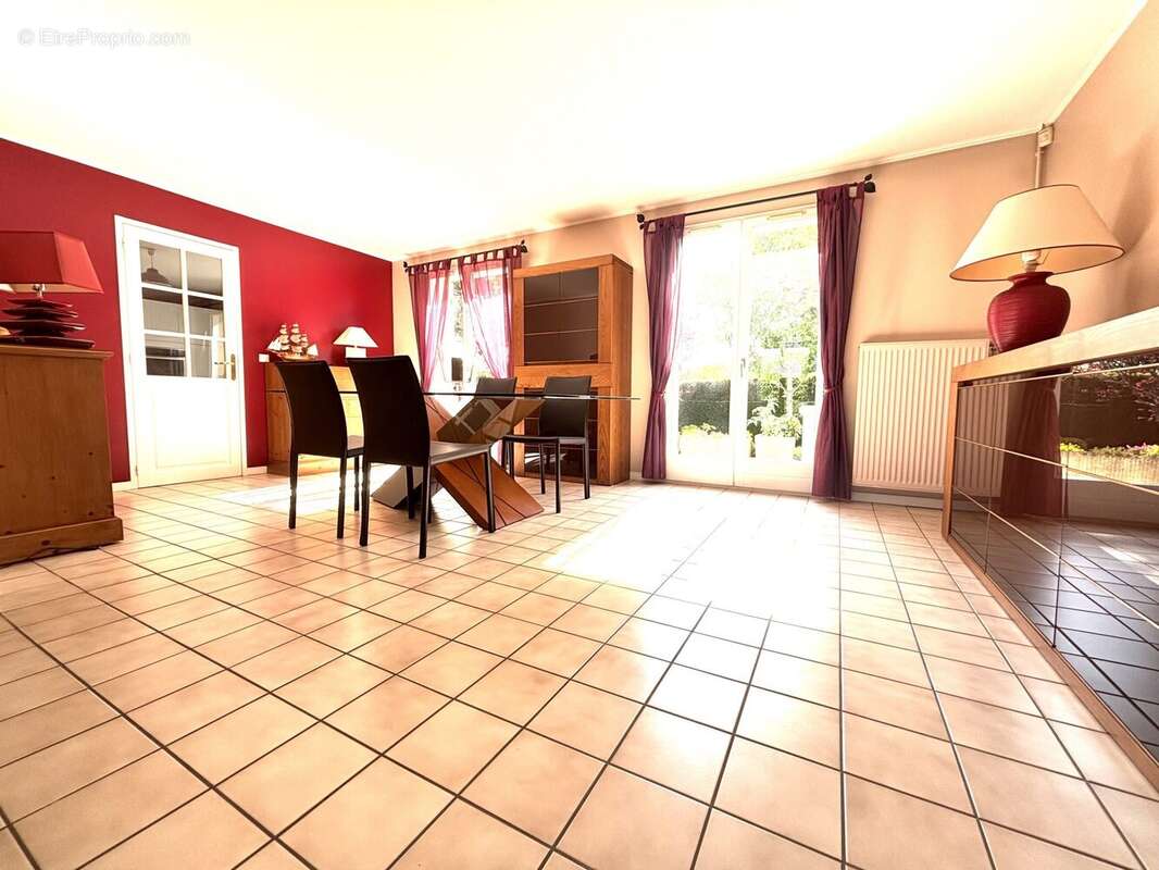 Maison 138 m² à Saint-Germain-Les-Corbeil  - photo 5