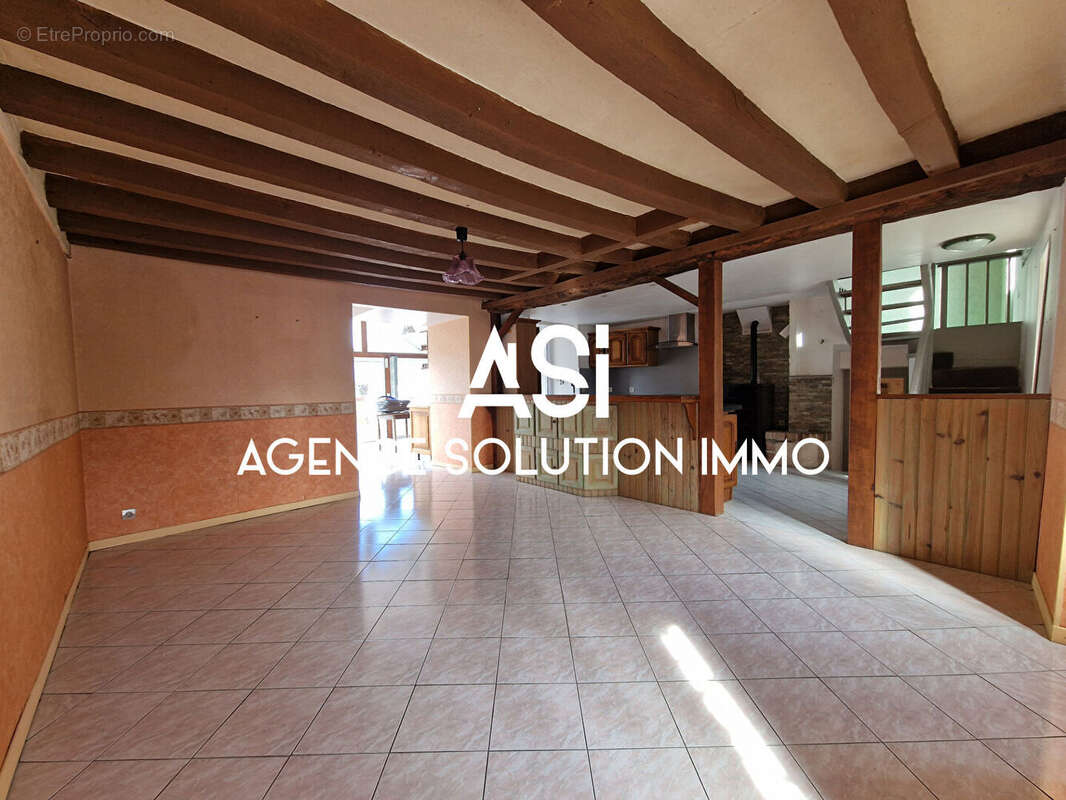 Maison Saint Sulpice 121 m²  - 3 chambres sur 1287 m² de terrain et 4 garages et car-port - photo 6