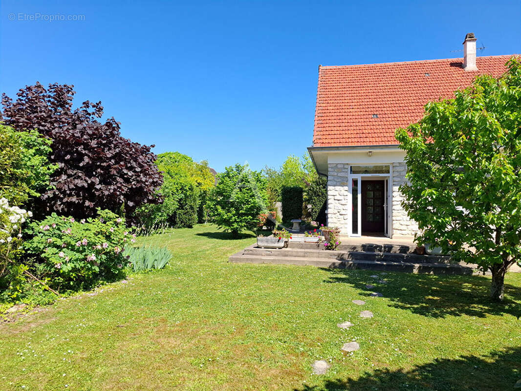 Maison à COMBS-LA-VILLE