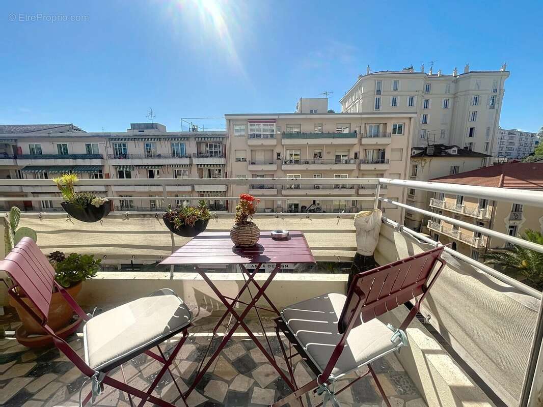 Appartement à LE CANNET