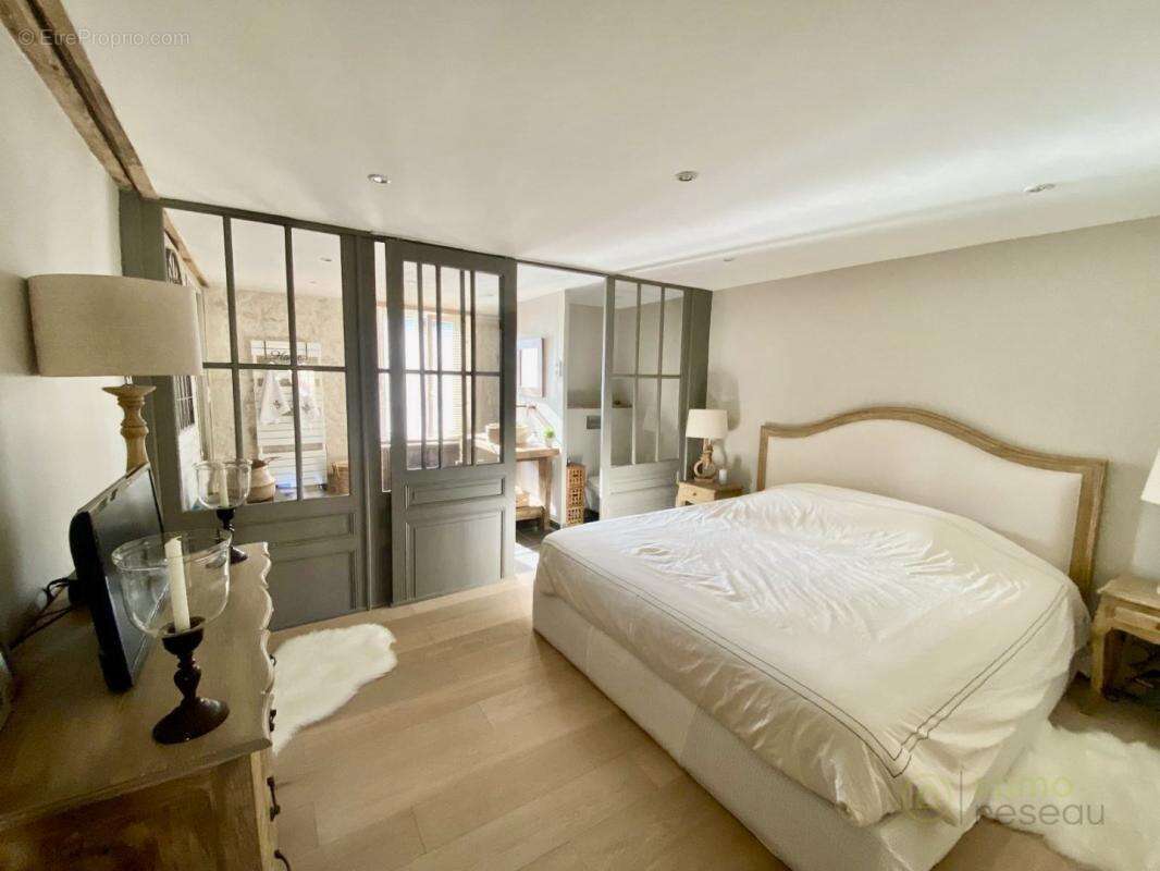 Maison à VILLENEUVE-SUR-VERBERIE