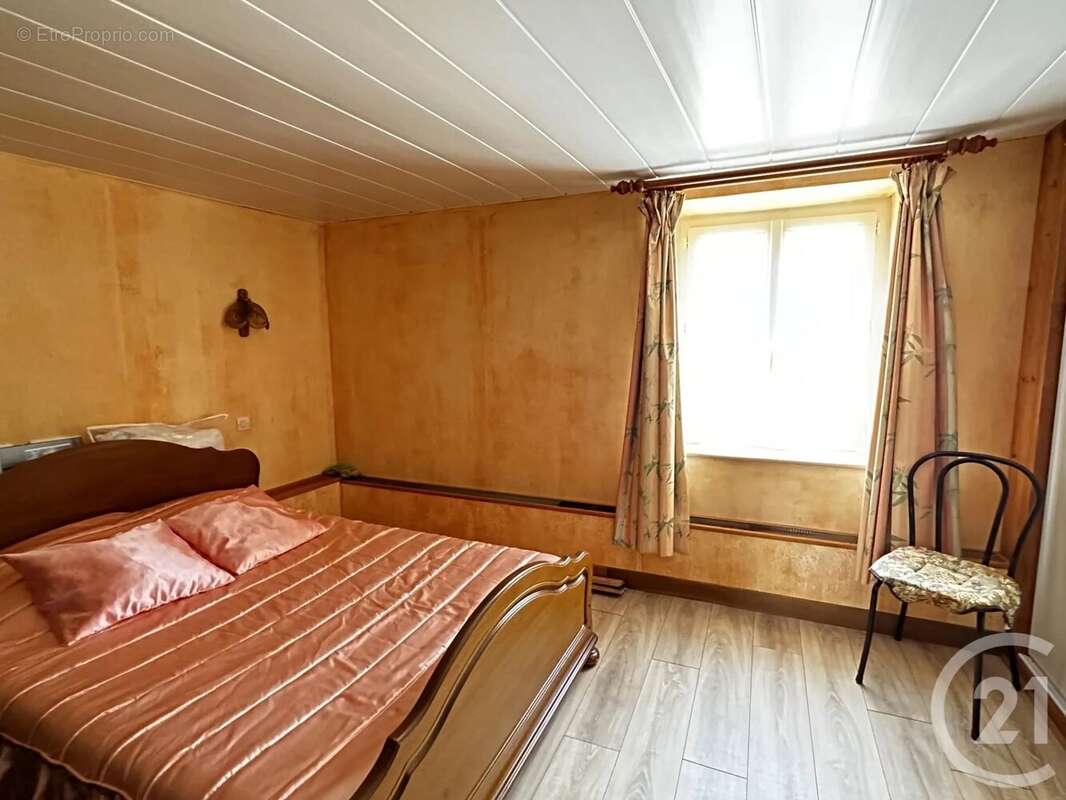 Maison à ROMAZIERES