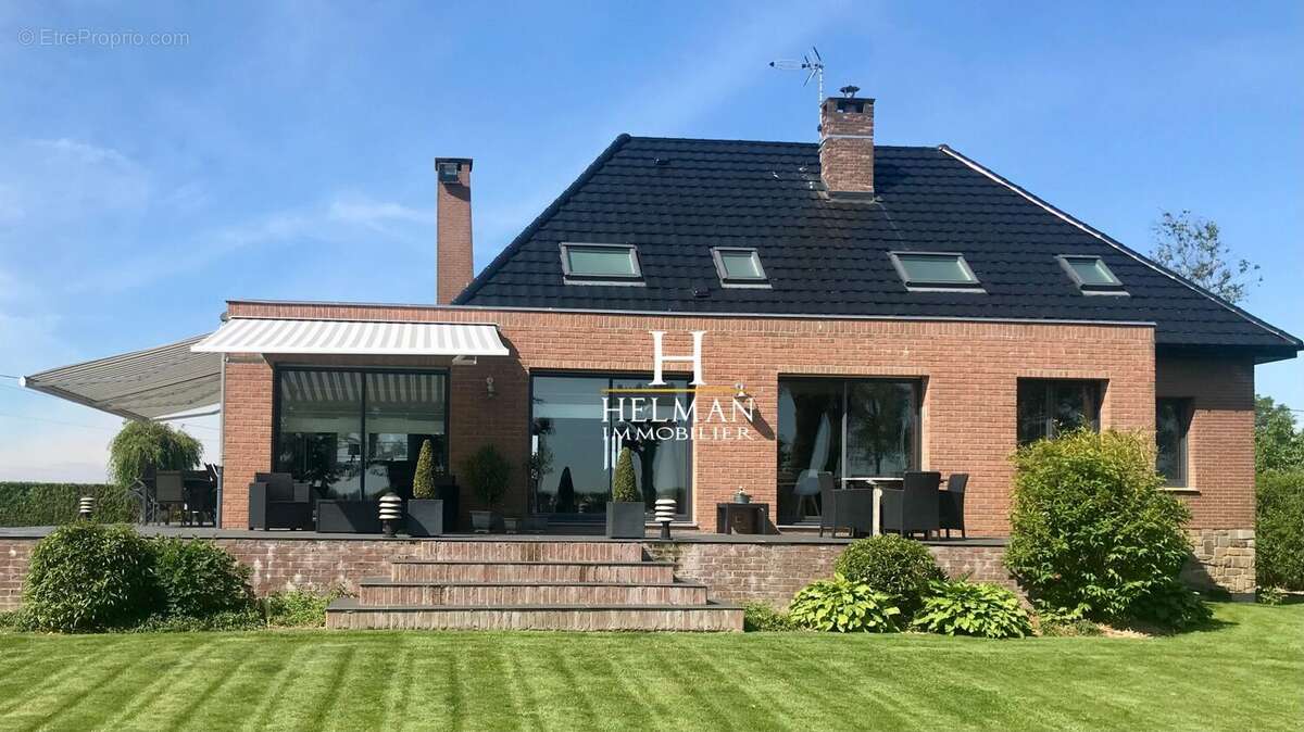 Maison à ESQUELBECQ