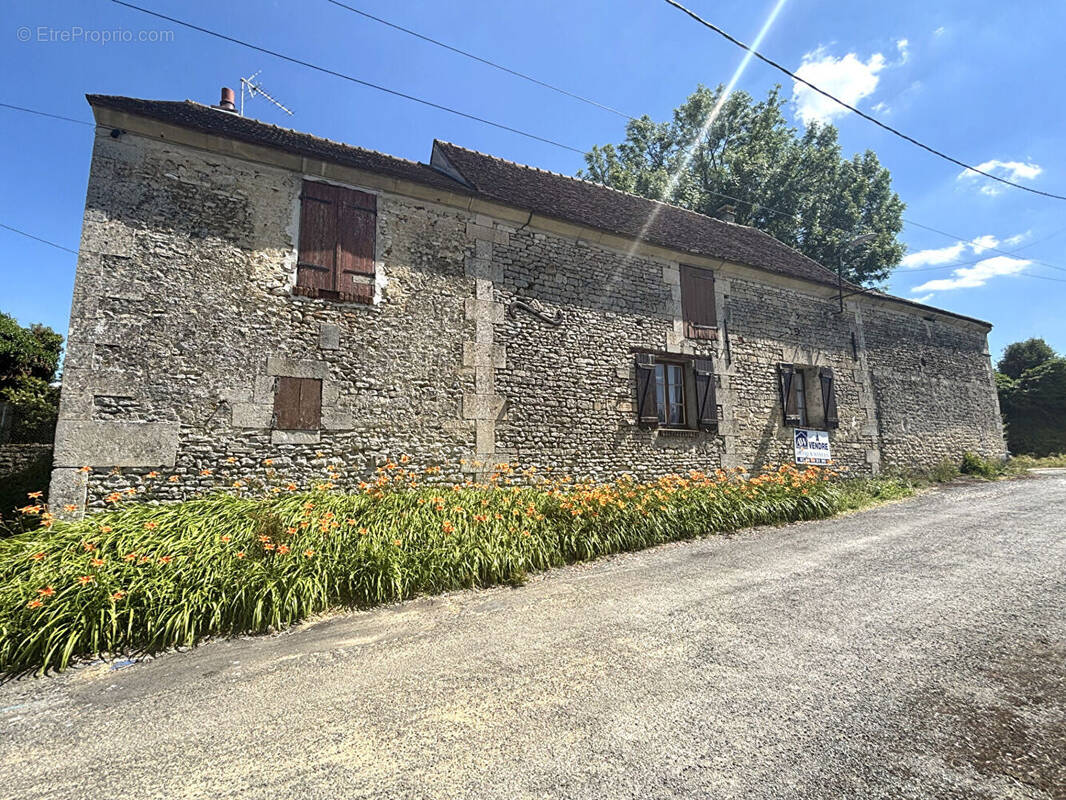 Maison à ULLY-SAINT-GEORGES