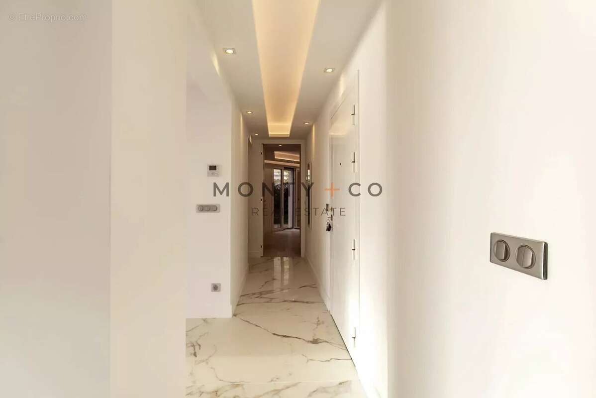 Appartement à ROQUEBRUNE-CAP-MARTIN