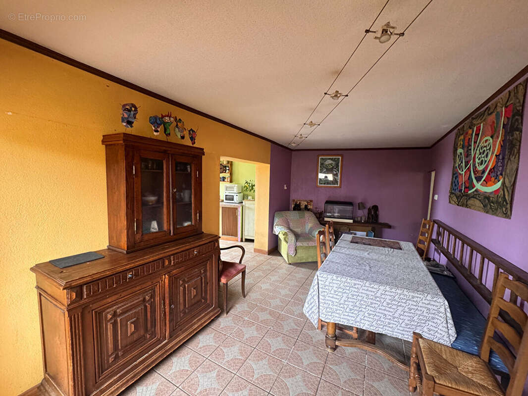 Maison à MONTCENIS