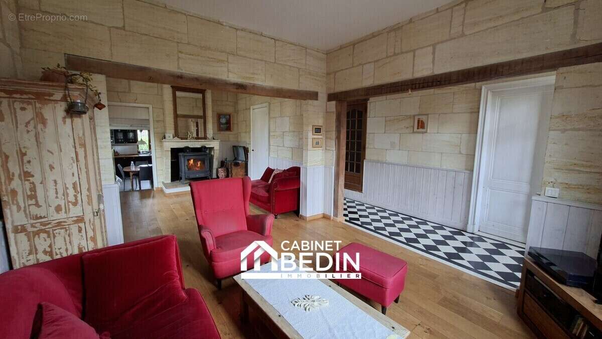 Maison 130 m² à Saint-Andre-De-Cubzac  - photo 3