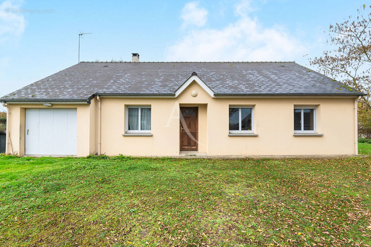 Maison à SAINT-SAUVEUR-DE-FLEE