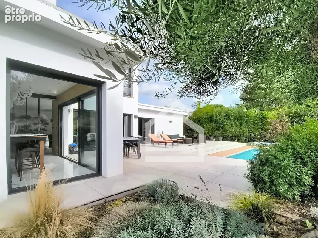 Le Haillan /  Propriété contemporaine de 260m2 aux volumes exceptionnels, piscine et intimité absolue - photo 4