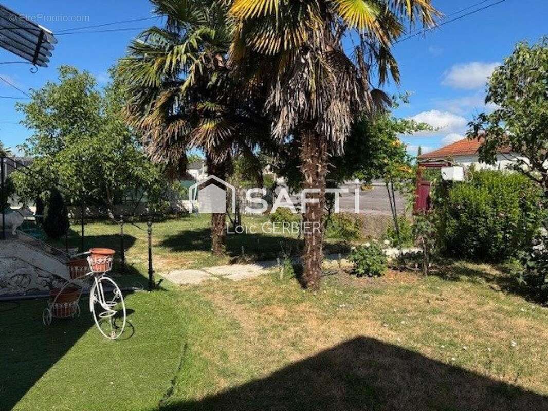 Photo 2 - Maison à NAZELLES-NEGRON