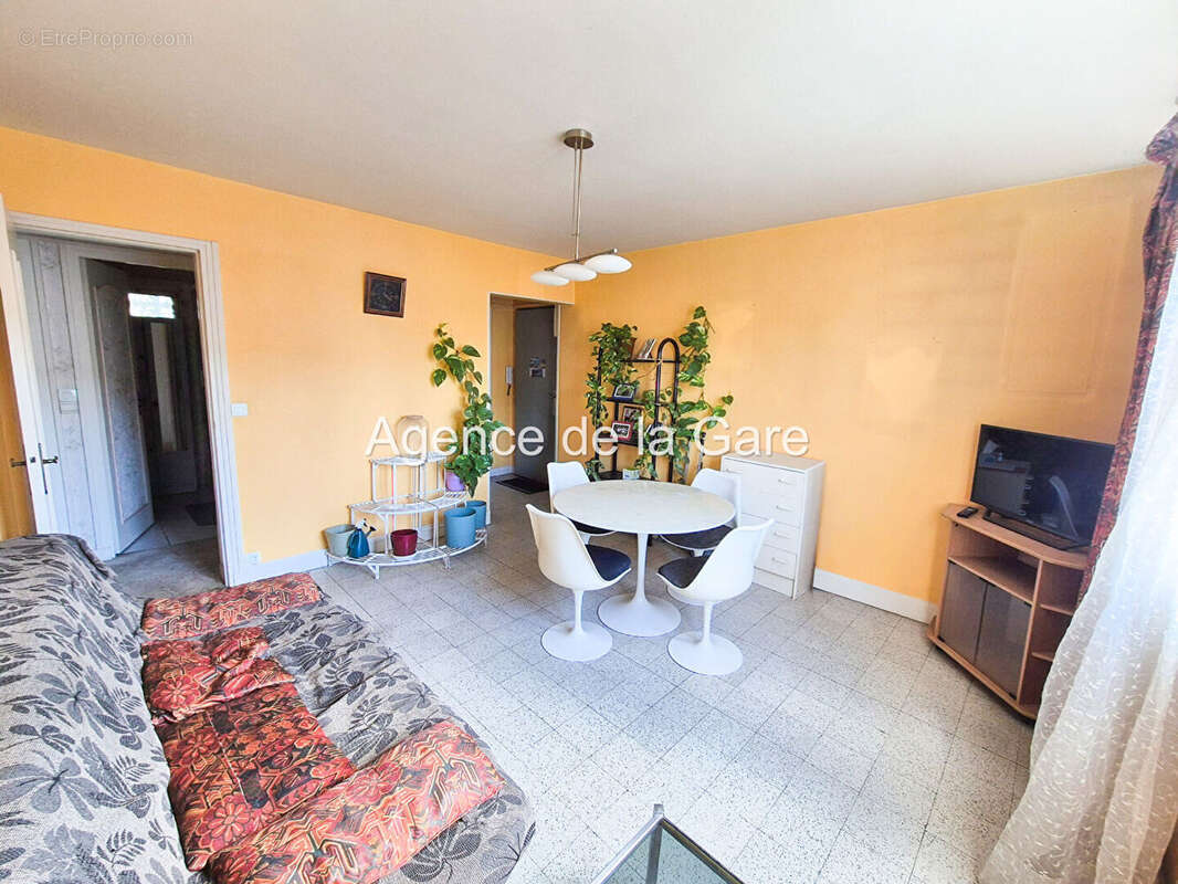 Appartement à HOUILLES