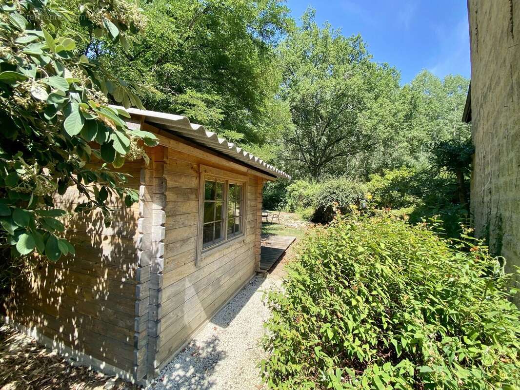 Ancien moulin au cœur d'un parc de 1,2 hectare avec plan d'eau - photo 16