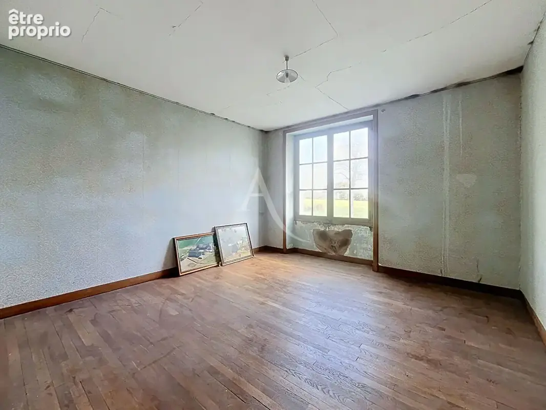 Propriété de caractère avec dépendance et 2,5 hectares ? Un beau potentiel à révéler ! - photo 12