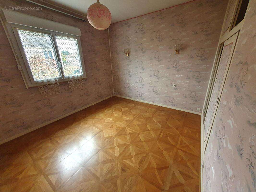 Maison à SAINT-DOULCHARD