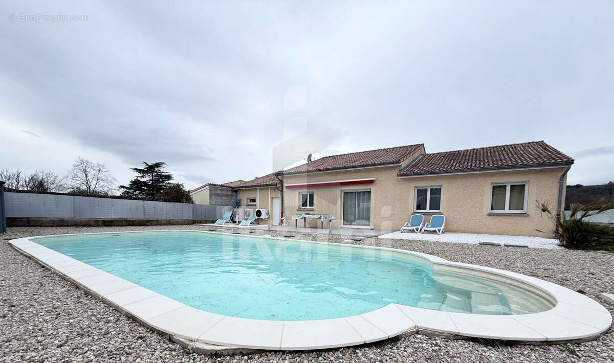 Maison à CHATEAUNEUF-DE-GALAURE