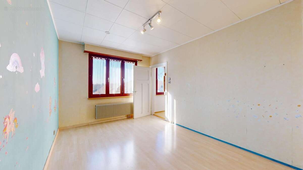 Maison à VILLAGE-NEUF