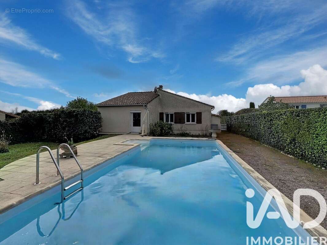 Photo 2 - Maison à SIREUIL