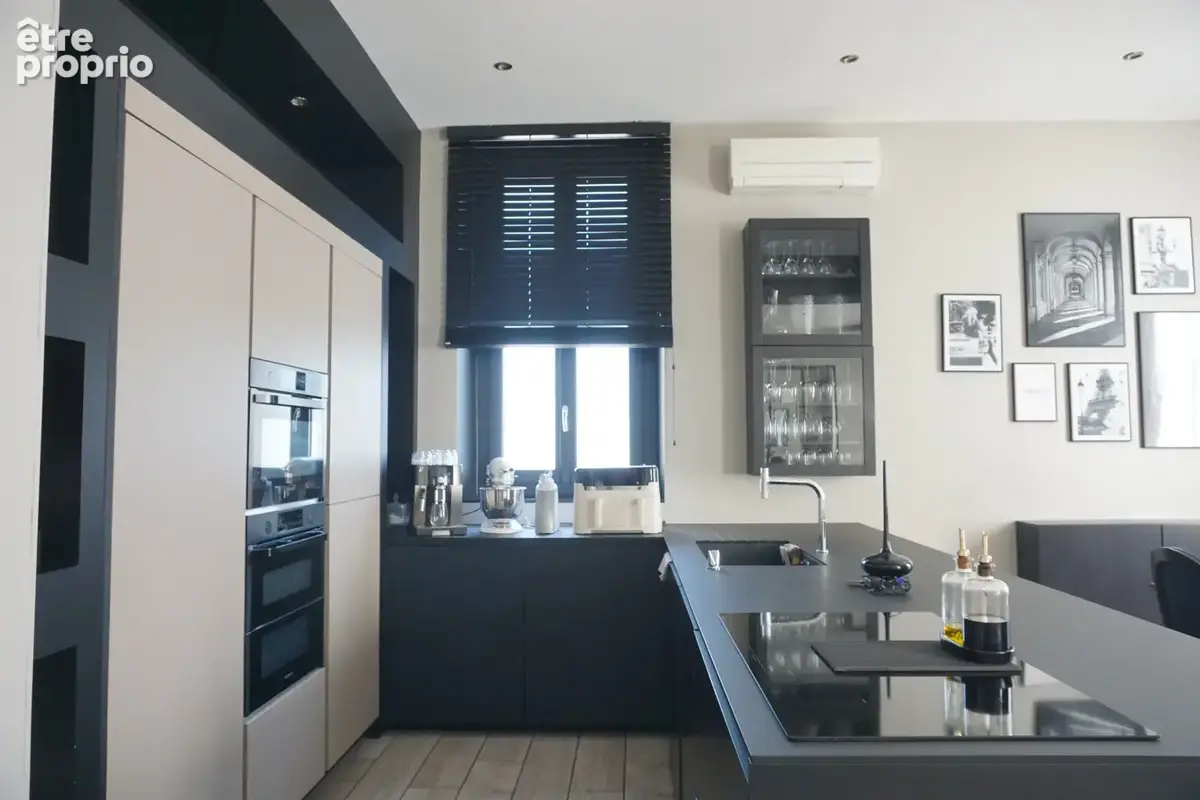 À vendre   Maison impeccable avec extérieur convivial   Lyon 8e - photo 7