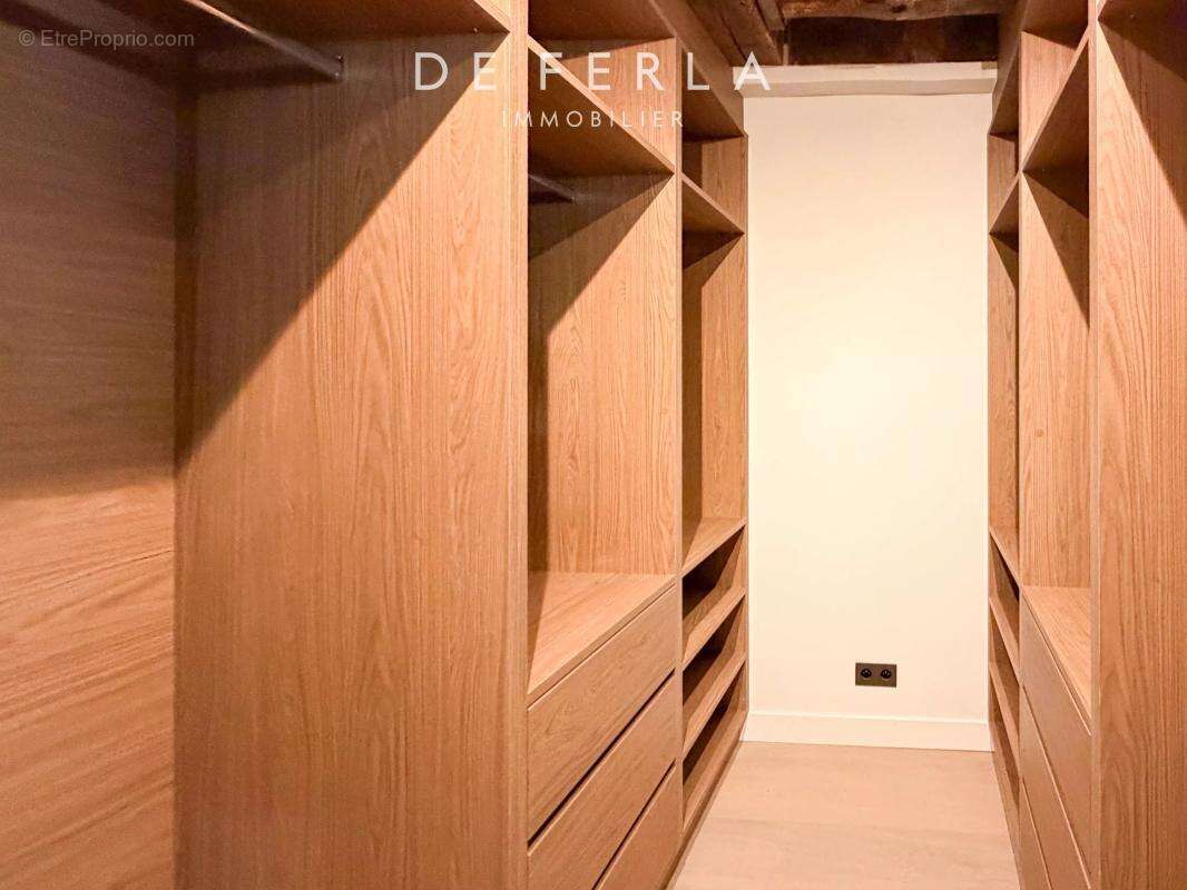 Appartement à PARIS-7E