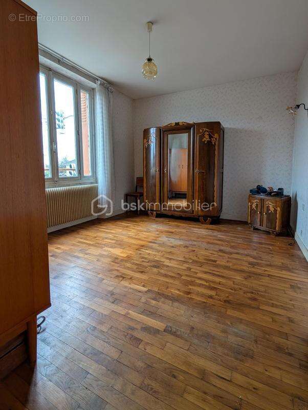 Maison à SAINT-PIERRE-LES-NEMOURS