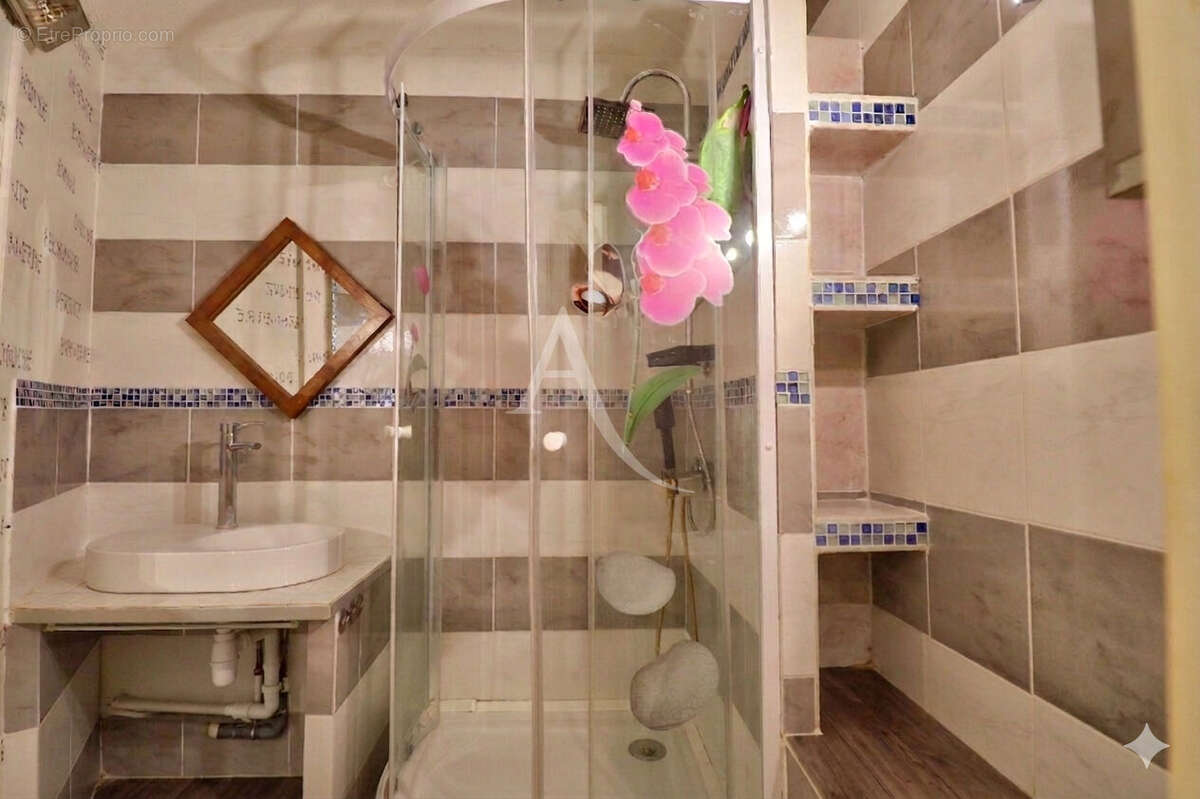 Appartement à GREOUX-LES-BAINS