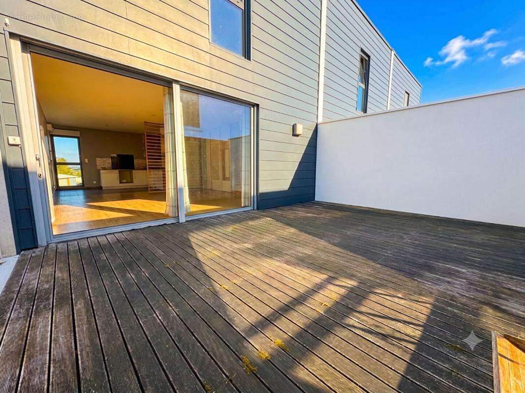 Appartement en Duplex de 70m2  , 2 chambres,,terrasse dans résidence sécurisée  avec places de parking - photo 4