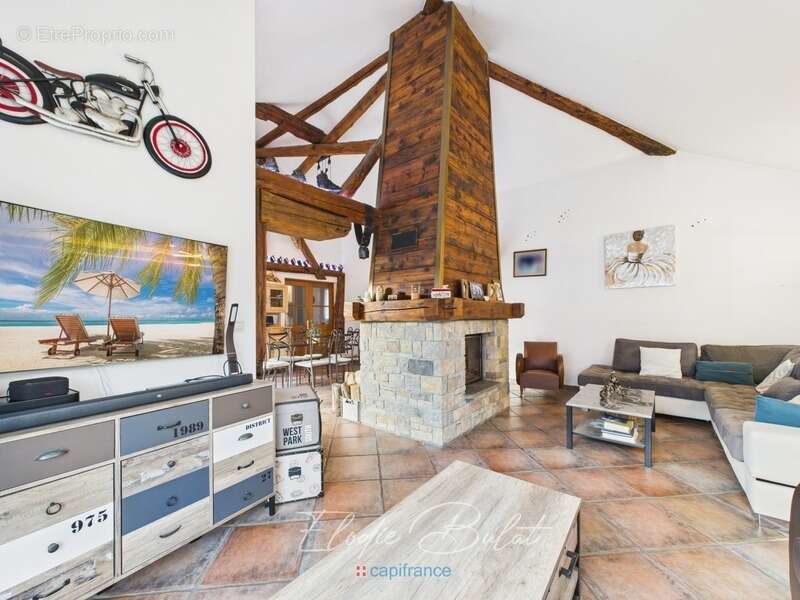 Maison familiale avec piscine, jacuzzi, dépendance de 70 m² et vaste sous-sol - photo 3