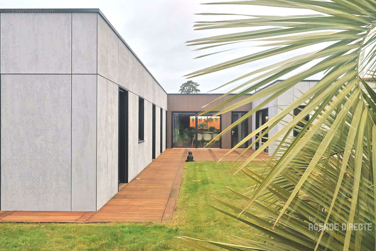 Maison à SAINT-SEBASTIEN-SUR-LOIRE