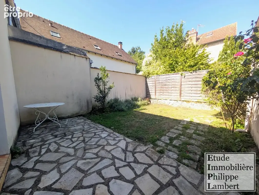 - Maison ancienne avec jardin et cour- - photo 2