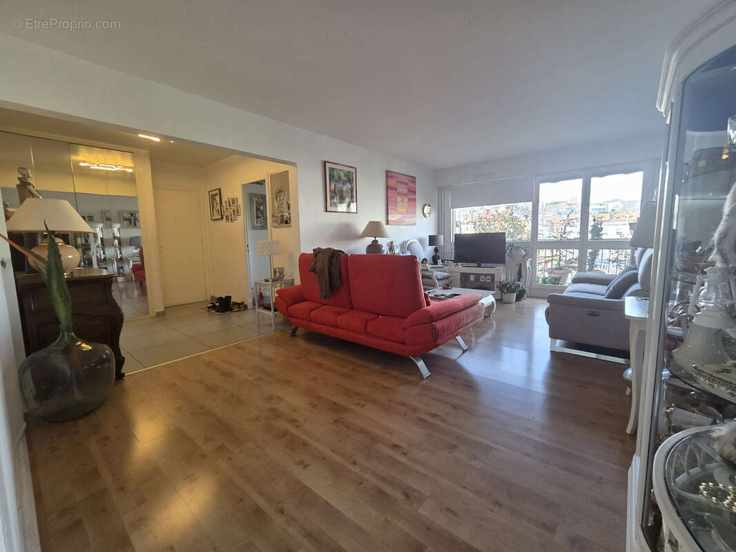 Appartement à SAINT-ETIENNE