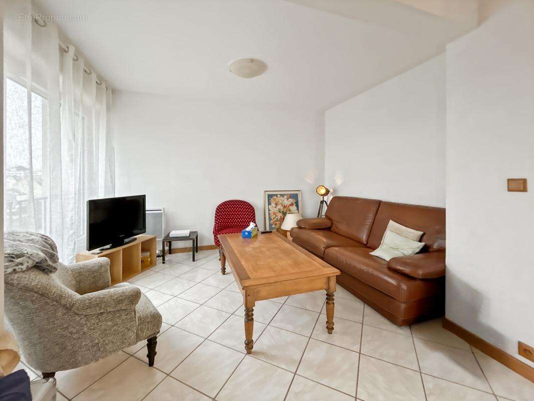 Appartement à SAINT-JEAN-DE-LA-RUELLE