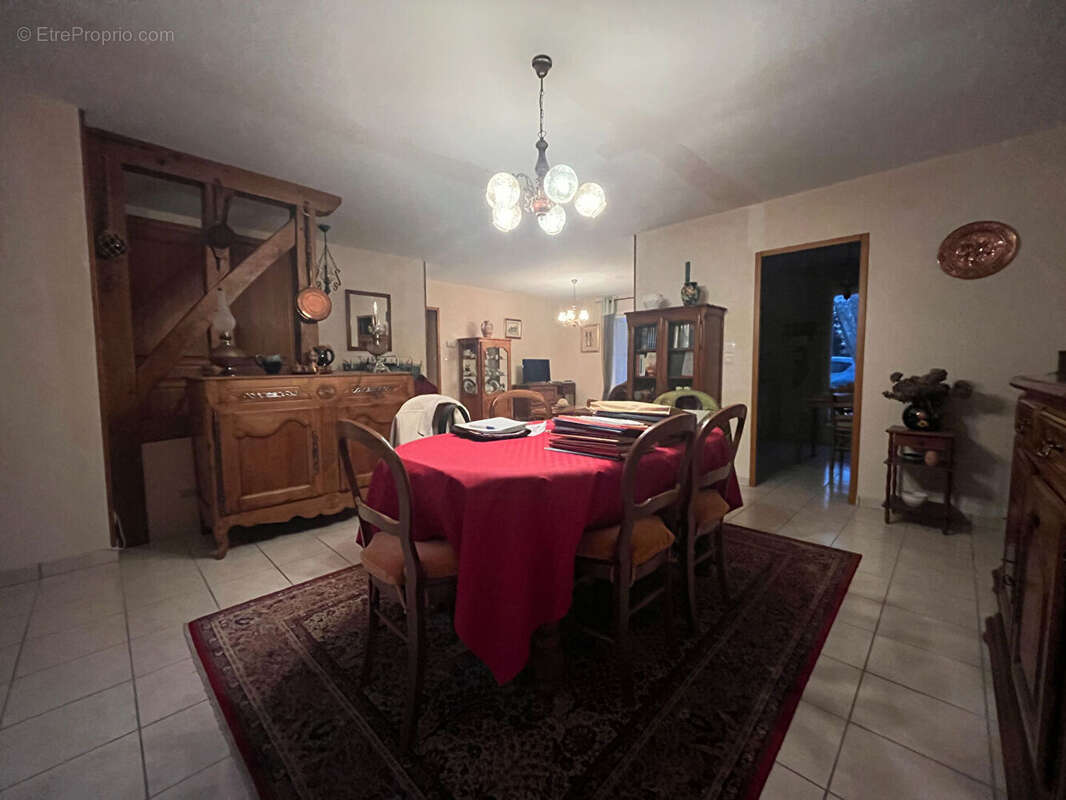 Maison à MEHUN-SUR-YEVRE