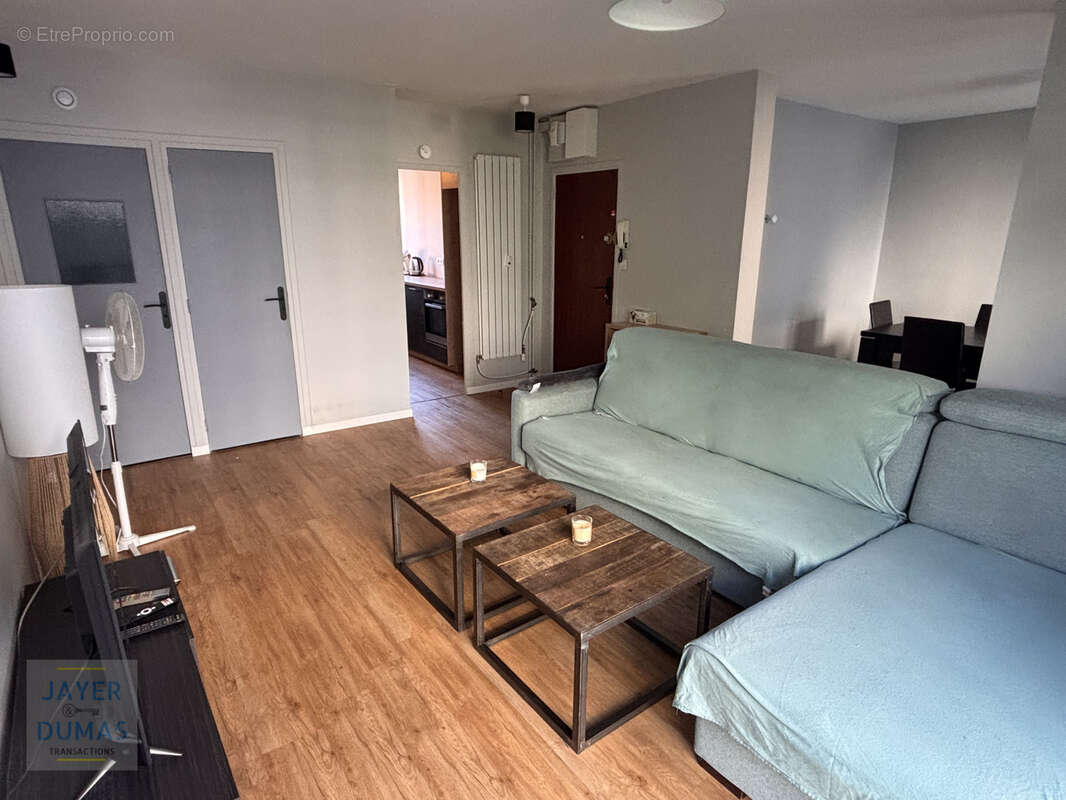 CHALON-SUR-SAONE - Bel Appartement T4 Centre-Ville - - photo 3