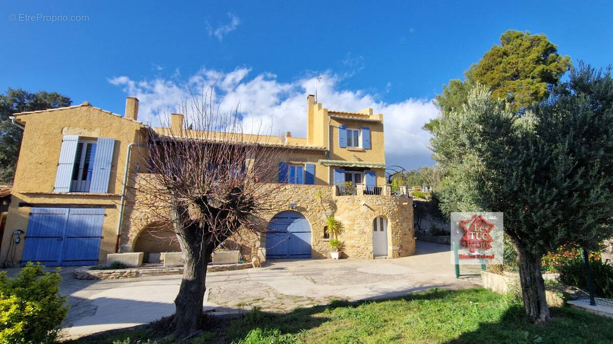 Maison à MORNAS